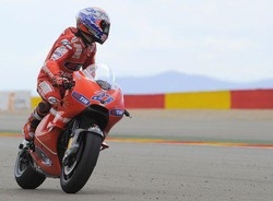 Moto/ Gp Aragona: vince Stoner su Pedrosa e Hayden, Rossi sesto