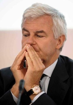 UniCredit/ Profumo firma dimissioni, deleghe a Rampl