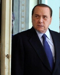 Governo/ Tensioni con Fli, Berlusconi convoca stato maggiore Pdl