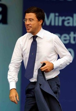 Governo/Bocchino:Se non c’è documento condiviso è un problema