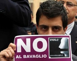 NoB Day2/Popolo viola in piazza il 2/10: ‘Licenziamo’ Berlusconi