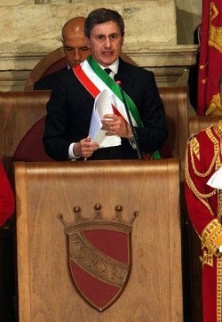 Bossi/ Alemanno a Berlusconi: Grave sconcerto, serve intervento