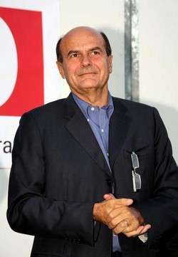Governo/ Bersani: Berlusconi mette la fiducia perchè ha paura