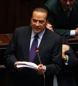 Berlusconi: Avanti per stabilità e riforme, stop all’odio