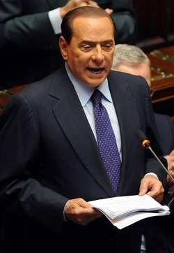Berlusconi/ Ovazione per replica in aula, applausi anche da Fli
