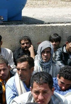 Immigrati/ Circa 50 palestinesi sbarcano a 70 km da Roma