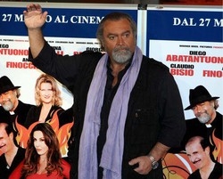 Cinema/ Abatantuono: non girerò mai scena di sesso, mi vergogno
