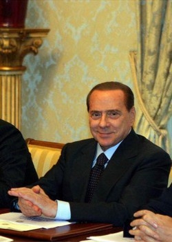 Pdl/ Pattuglia ex Fi verso Fli, Berlusconi prova fermare diaspora