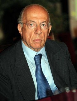 Governo/ Confalonieri: Il Paese non ne accetterebbe uno tecnico