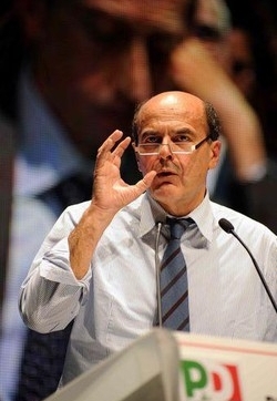 Governo/ Bersani: Berlusconi non puà restare più Premier