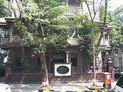 India/ Mumbai,tolte le noci di cocco prima della visita di Obama