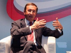 Fli/ Portavoce Fini smentisce dimissioni da Presidenza Camera