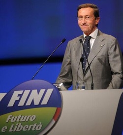 Fini: Basta cerino, senza svolta spina la staccano italiani