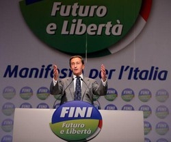 Governo/ Per Bersani fase nuova illusoria, Idv: mozione sfiducia