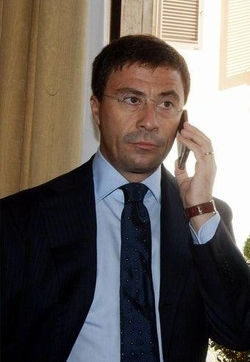 Governo/ Bocchino: Allargato a Udc, ipotesi che credo prevalga