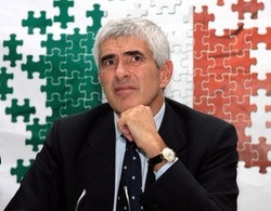 Governo/Casini: Premier galleggiatore, porti crisi in Parlamento