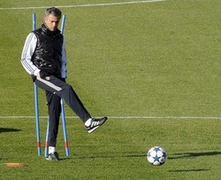 Calcio/ Real, Mourinho contro tutti non risparmia Benitez