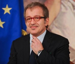 Governo/ Maroni: Ingresso Udc? Se Berlusconi convince Bossi…