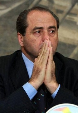 Università/ Di Pietro: Finiani ci diano una mano per stop a ddl