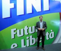 Governo/ Fli in aula: Ne serve uno nuovo in questa legislatura