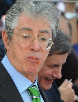 Governo/ Bossi: Fli il 14 voterà la fiducia