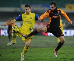 Calcio/ Doppio Simplicio illude, Roma rimontata dal Chievo: 2-2