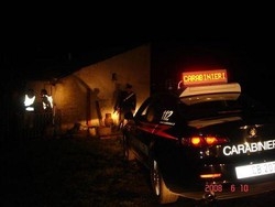 Lucca, spara e uccide una donna per strada