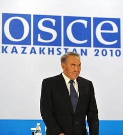 Kazakistan/ Presidente Nazarbayev vuole l’elisir di lunga vita