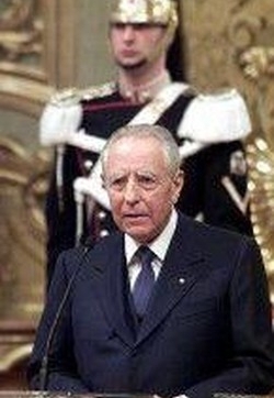 Ciampi: L’Italia è giunta a punto svolta morale ed economica