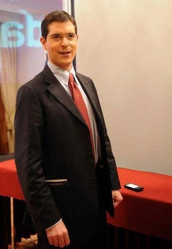 Governo/ Pdl contro Fini: Chiuso in bunker,parla come Di Pietro