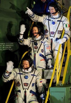 Spazio/ Lancio riuscito per capsula Soyuz con a bordo Nespoli