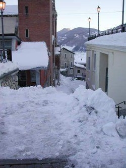 Maltempo/ Aumenta la neve sulle autostrade ma traffico regolare