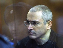 Khodorkovsky/ Ex oligarga condannato a 14 anni “complessivi”