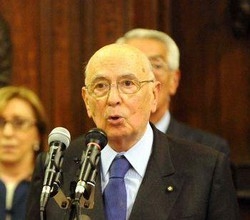 Napolitano: La democrazia in scacco se non si investe sui giovani