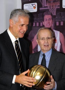 Basket/ Milano,ecco Dan Peterson:Qui per sputare sangue e vincere