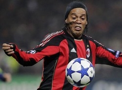 Calcio/ Flamengo: Ronaldinho è nostro, c’é l’accordo con il Milan