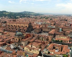Bologna, neonato muore di freddo e di stenti in centro