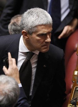 Governo/ Casini: patto pacificazione, ok Udc a iniziative serie