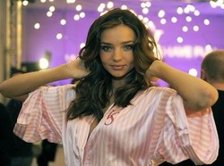 Sul web la prima foto del figlio di Miranda Kerr e Orlando Bloom
