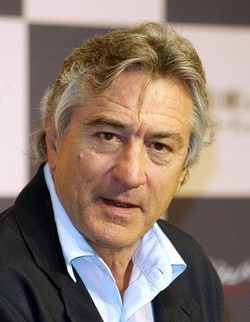 Robert De Niro denunciato dalla baby-sitter