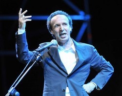 Cinema/ Roberto Benigni: Auguri a Zalone, spero duri più di me