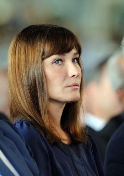 Francia/ Sondaggio: Il 66% francesi soddisfatti di Carla Bruni
