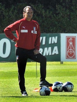 Calcio/ Prandelli: contro la Germania con Buffon e Cassano