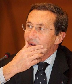 Fini/ Procura Roma: documenti Santa Lucia del tutto irrilevanti