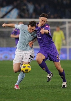 Calcio/ Doppietta Kozak: la Lazio liquida la Fiorentina 2-0