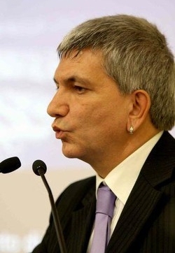 Governo/ Vendola:esecutivo costituente?No giochi di Palazzo