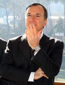 Sulla Casa di Montecarlo Frattini indagato per abuso d’ufficio
