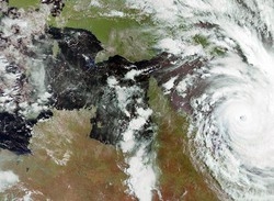 Australia/ Ciclone Yasi, Queensland pronto a 24 ore di terrore