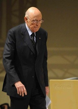 Napolitano/Avvenire con lui: Disinformazione strillata mistifica