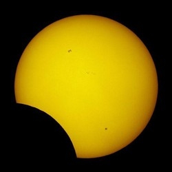 Astronomia/ Nasa presenta prima immagine completa del Sole